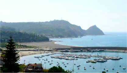 Panoramica sul porto di Capo d'Orlando