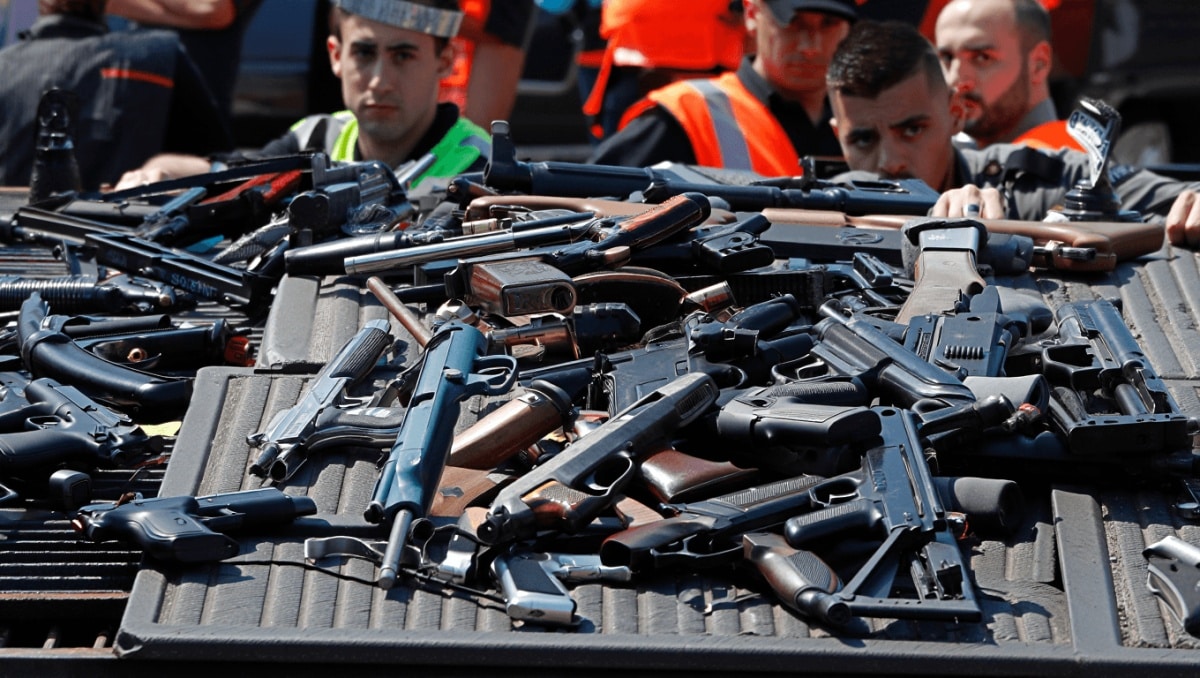 Munizioni e una pistola trovati allo Zen durante controlli nel quartiere