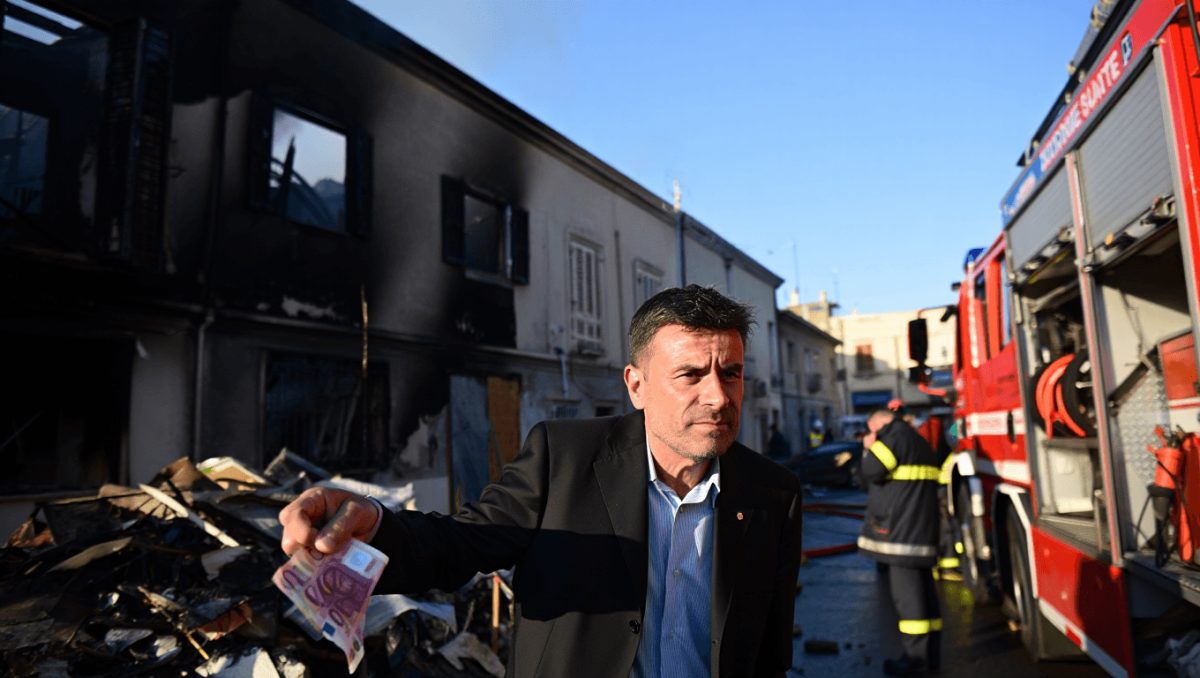 Mafia: 400 euro per incendiare il deposito Sicily by car