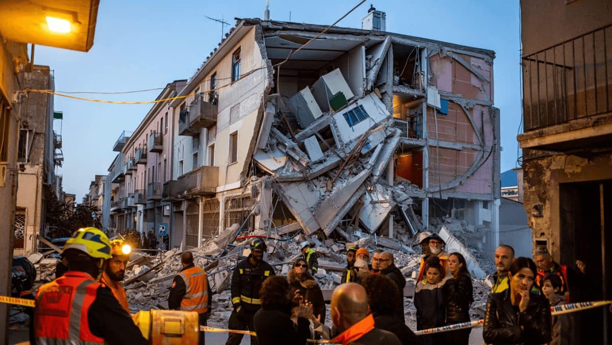 Sei i dispersi nel crollo dell'edificio a Messina