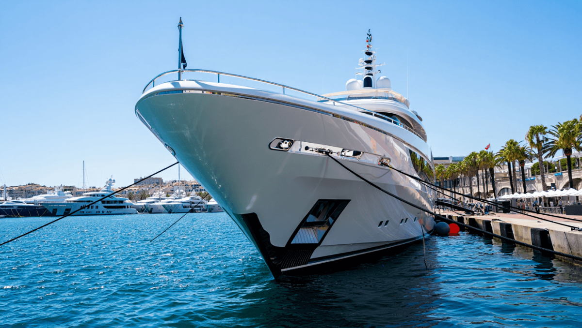 Sirena Yachts vara la nuova ammiraglia Sirena 118, debutto mondiale al Cannes Yachting Festival 2026