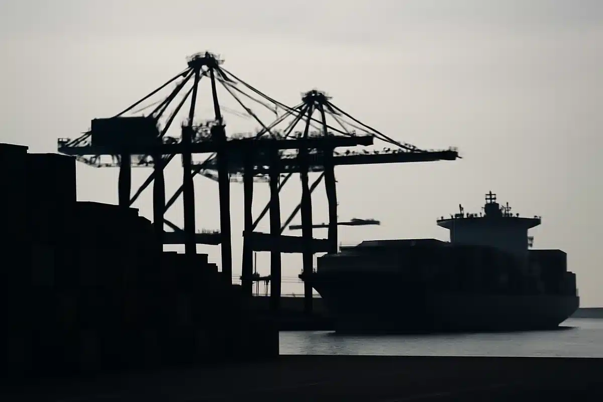 Export italiano a rischio: fino a 22,5 mld € di extracosti se gli snodi marittimi si bloccano