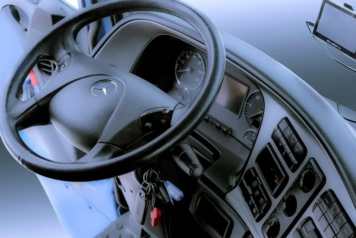 Tachigrafo digitale montato nella cabina di un autocarro