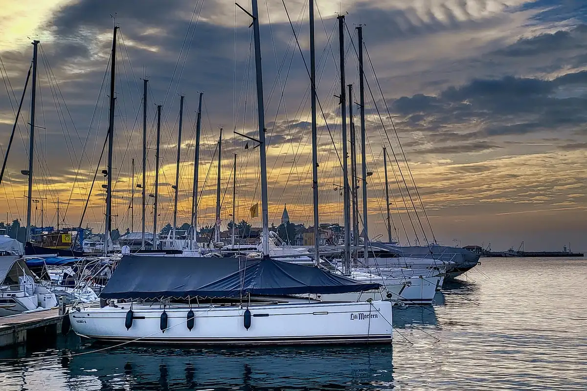 Imbarcazioni ormeggiate presso la Marina di Imperia durante l'evento
